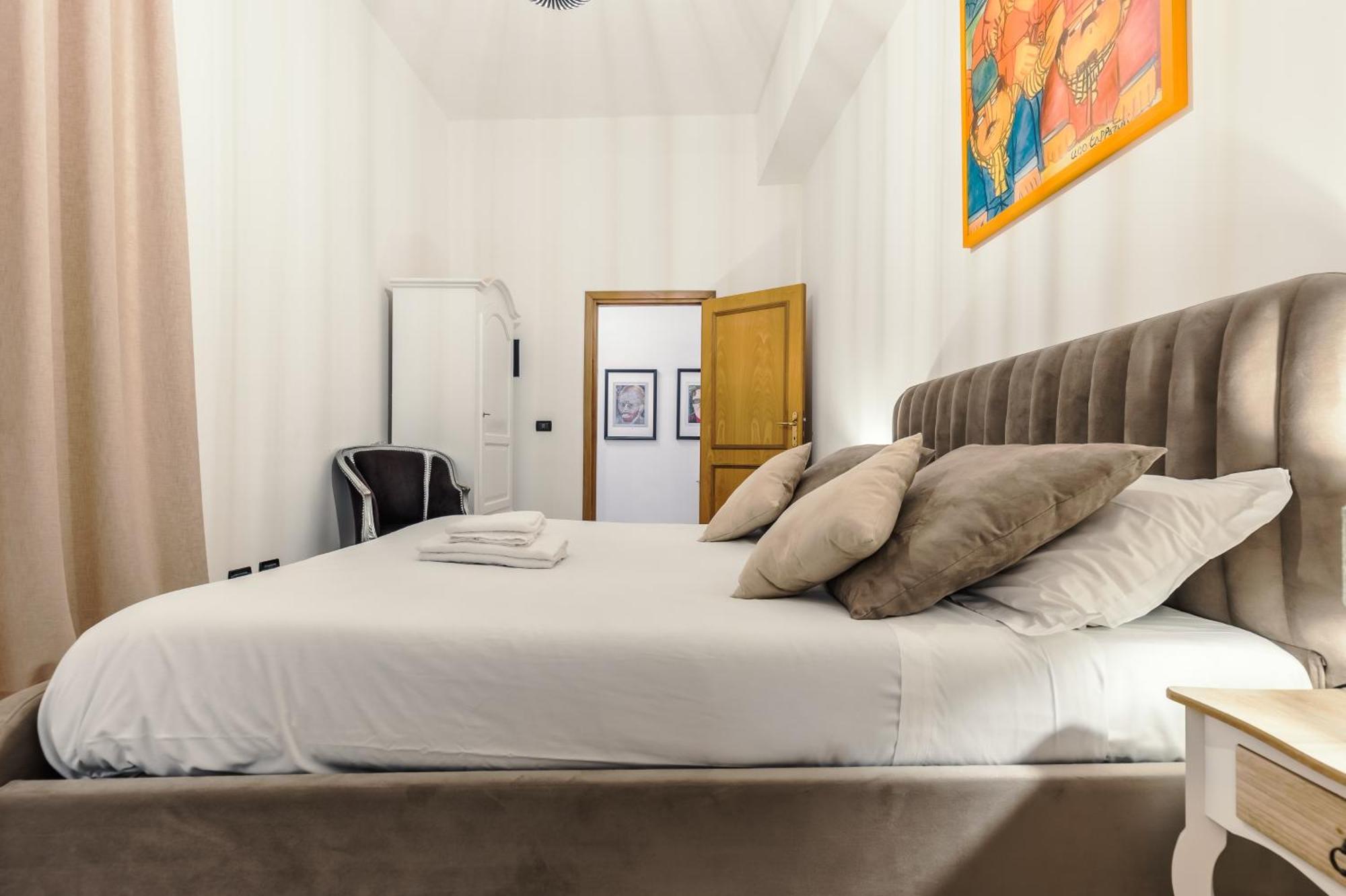 Apartment By The Pantheon With Two Bedroom 2 Bathroom — Photos 1